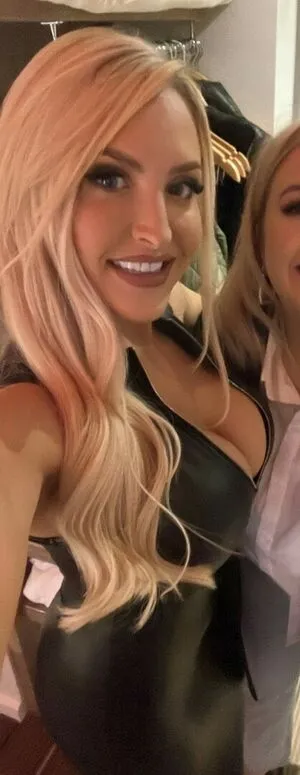 Emma Louise Jones Eljonesuk OnlyFans Leaked Free Thumbnail Picture - #rDcjKwIHD2