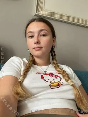 Emma May OnlyFans Leaked Free Thumbnail Picture - #ET7p00MdT2