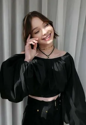 Emma Myers OnlyFans Leaked Free Thumbnail Picture - #4SHGzBVeE8