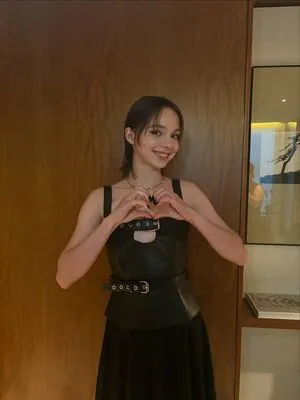 Emma Myers OnlyFans Leaked Free Thumbnail Picture - #WHVzEcpgSw