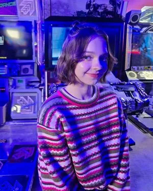 Emma Myers OnlyFans Leaked Free Thumbnail Picture - #c0HR42I0j1