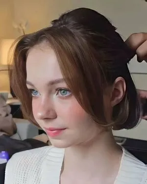 Emma Myers OnlyFans Leaked Free Thumbnail Picture - #mheDcHSEYT