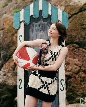 Emma Myers OnlyFans Leaked Free Thumbnail Picture - #oO3ODhycZJ