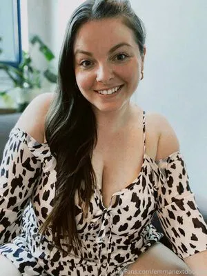 Emma Next Door OnlyFans Leaked Free Thumbnail Picture - #VEe46komRC
