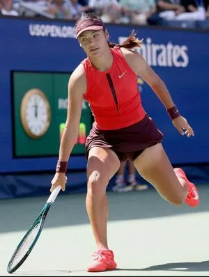 Emma Raducanu OnlyFans Leaked Free Thumbnail Picture - #3MNxrFmu33