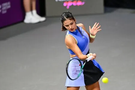 Emma Raducanu OnlyFans Leaked Free Thumbnail Picture - #6covLcZ7c7