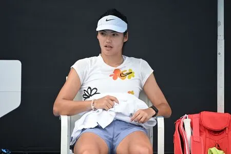 Emma Raducanu OnlyFans Leaked Free Thumbnail Picture - #6mDyAORpJq