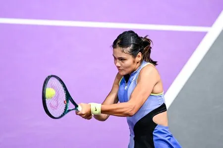 Emma Raducanu OnlyFans Leaked Free Thumbnail Picture - #hwHvDsuEKL