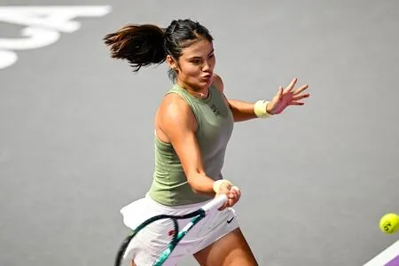 Emma Raducanu OnlyFans Leaked Free Thumbnail Picture - #p6kMt3JJPG