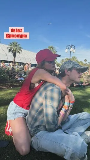 Emma Roberts OnlyFans Leaked Free Thumbnail Picture - #PAUIMnN59i