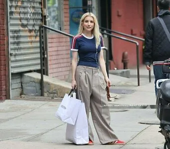 Emma Roberts OnlyFans Leaked Free Thumbnail Picture - #dOs8ULs015
