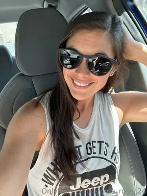 Emma Rose Emma Rose OnlyFans Leaked Free Thumbnail Picture - #s6A1iB6B31