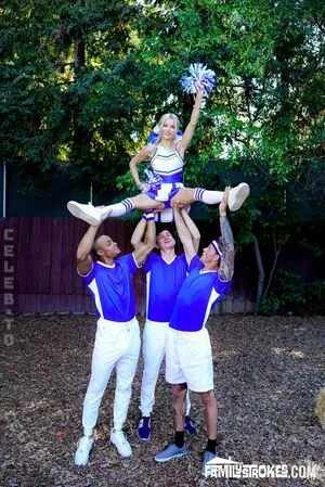 Emma Rosie OnlyFans Leaked Free Thumbnail Picture - #O1RYWuXBxW