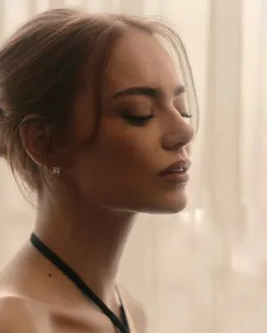 Emma Stone OnlyFans Leaked Free Thumbnail Picture - #TL3hWAduES