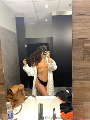 Emmaagassi OnlyFans Leaked Free Thumbnail Picture - #1kBFIQOfiN