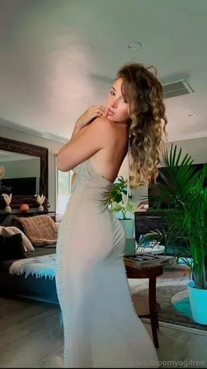 Emmabravo OnlyFans Leaked Free Thumbnail Picture - #HptT0ShIS3