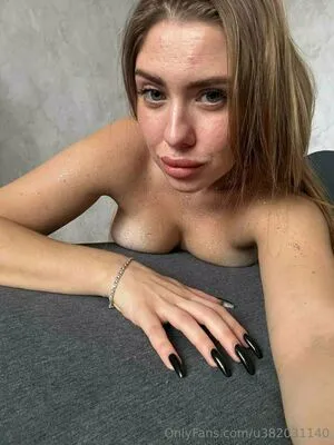 Emmacharlottee OnlyFans Leaked Free Thumbnail Picture - #32IxImHgyO
