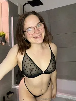 Emmaclarkee OnlyFans Leaked Free Thumbnail Picture - #3b2o3iW8Bs