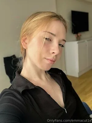 Emmacut1e OnlyFans Leaked Free Thumbnail Picture - #vBV6rkt6Kz