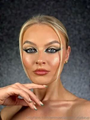 Emmaelizabeth Makeup OnlyFans Leaked Free Thumbnail Picture - #leIrEFZ0YH