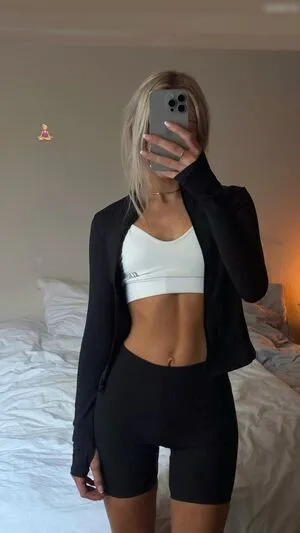 Emmalilkendeyy OnlyFans Leaked Free Thumbnail Picture - #KIXXcvhSMp