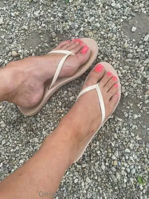 Emmalovettfeet OnlyFans Leaked Free Thumbnail Picture - #du00kPoGHR