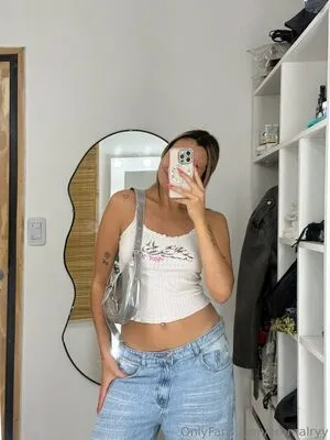 Emmalryy OnlyFans Leaked Free Thumbnail Picture - #KeYNLfMPeh