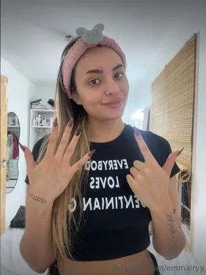 Emmalryy OnlyFans Leaked Free Thumbnail Picture - #LKLedAJEbv
