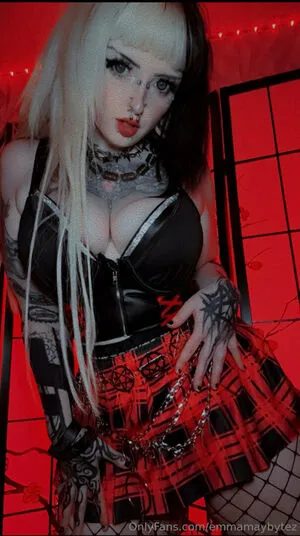 Emmamaybytez OnlyFans Leaked Free Thumbnail Picture - #FBupikKYoT