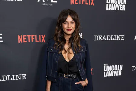 Emmanuelle Chriqui OnlyFans Leaked Free Thumbnail Picture - #9B5prWXhCD