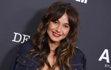 Emmanuelle Chriqui OnlyFans Leaked Free Thumbnail Picture - #BfSnpxoILS