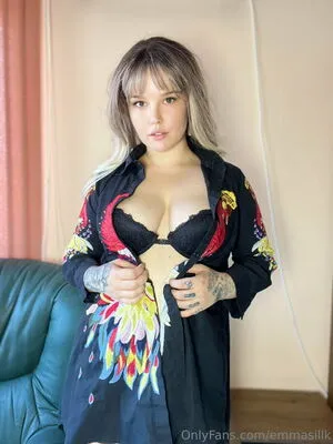Emmasillk OnlyFans Leaked Free Thumbnail Picture - #5L2FiHRZO3