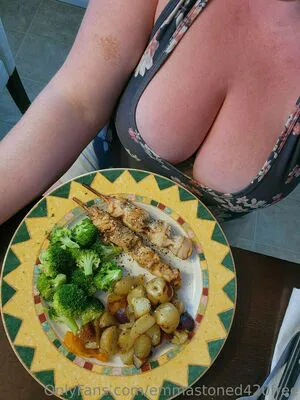 Emmastoned420free OnlyFans Leaked Free Thumbnail Picture - #re8Kx4RpOn