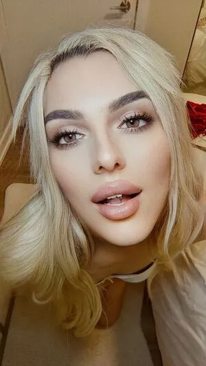 Emmaswann OnlyFans Leaked Free Thumbnail Picture - #kCi0l5pNag