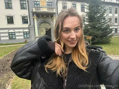 Emmauzii OnlyFans Leaked Free Thumbnail Picture - #4Ntyx203t5