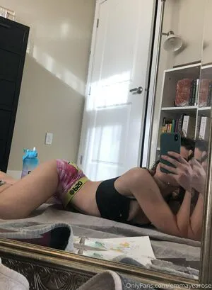 Emmayearose OnlyFans Leaked Free Thumbnail Picture - #0xCd1zsHiv