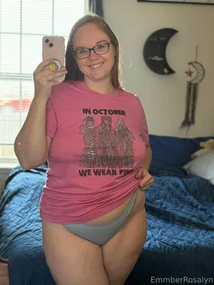 Emmberrosalyn OnlyFans Leaked Free Thumbnail Picture - #9OvzWINUy4