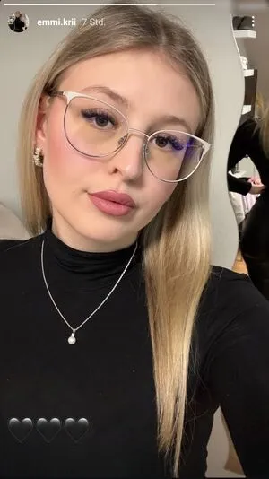 Emmi Krii OnlyFans Leaked Free Thumbnail Picture - #xAgIzYCQgd