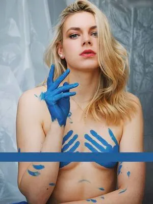 Emmi Schmidt OnlyFans Leaked Free Thumbnail Picture - #9vibUmurnA