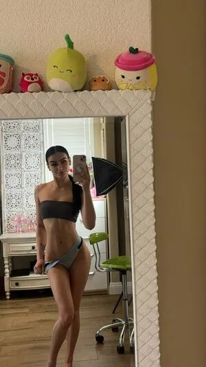 Emmie OnlyFans Leaked Free Thumbnail Picture - #J0wdB722eI