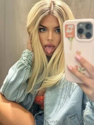Emmilee Xx OnlyFans Leaked Free Thumbnail Picture - #2BPsam8wEs