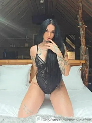 Emmiviola OnlyFans Leaked Free Thumbnail Picture - #LougNLGtUp