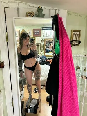 Emmmy OnlyFans Leaked Free Thumbnail Picture - #50c8qqqkh4