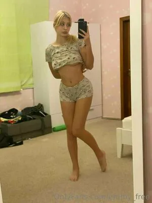 Emmy Almyy OnlyFans Leaked Free Thumbnail Picture - #E1KLNW484n