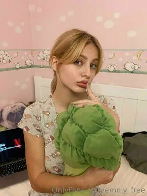 Emmy Almyy OnlyFans Leaked Free Thumbnail Picture - #g20iJOY7yq