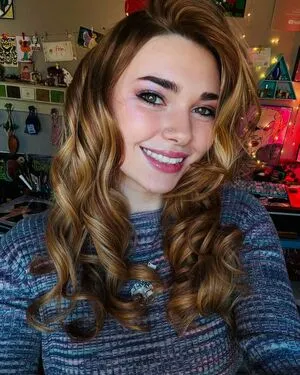 Emmy Beth OnlyFans Leaked Free Thumbnail Picture - #UHQTsBg4cX