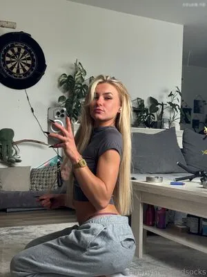 Emmysfeetandsocks OnlyFans Leaked Free Thumbnail Picture - #GBMDlUKlFT