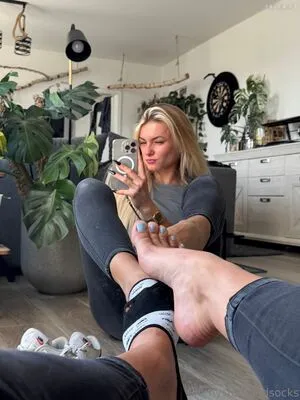 Emmysfeetandsocks OnlyFans Leaked Free Thumbnail Picture - #Phc5CeCZdF