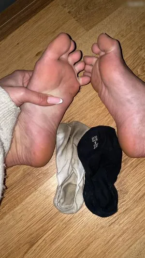 Emmysfeetandsocks OnlyFans Leaked Free Thumbnail Picture - #R1FvPZ82ev