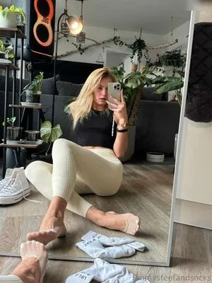 Emmysfeetandsocks OnlyFans Leaked Free Thumbnail Picture - #UhVu3cj1mr